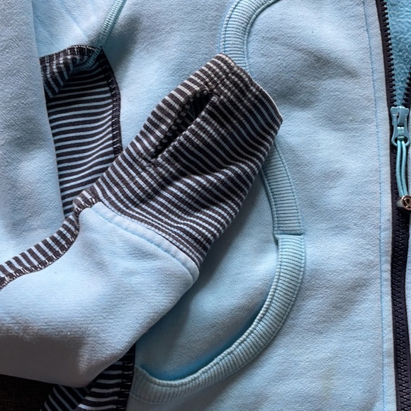 Lululemon Scuba Hoodie Blue w Stripes Size 6 - Picture 2 of 3